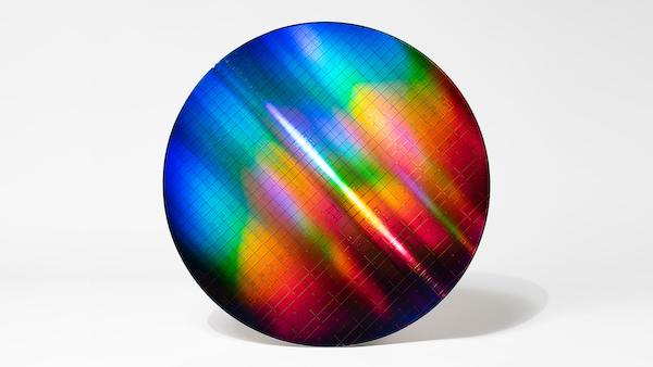 Intel and QuTech have manufactured this wafer with working spin qubits.